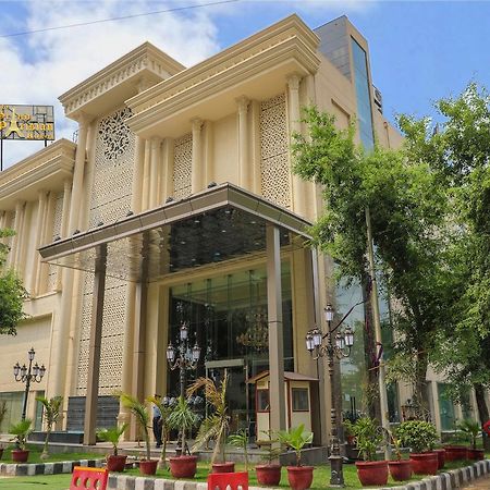 The Grand Parisian Otel Delhi  Dış mekan fotoğraf