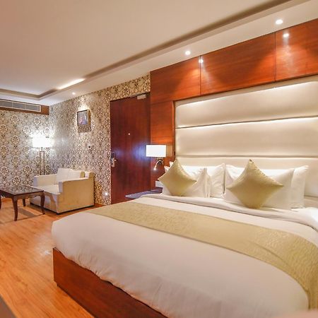 The Grand Parisian Otel Delhi  Dış mekan fotoğraf