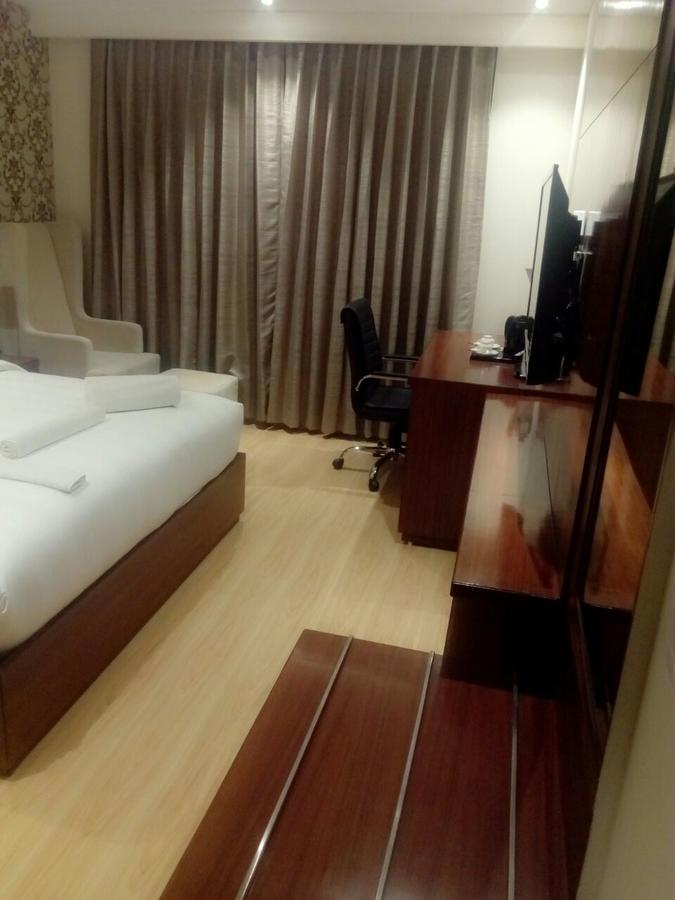 The Grand Parisian Otel Delhi  Dış mekan fotoğraf