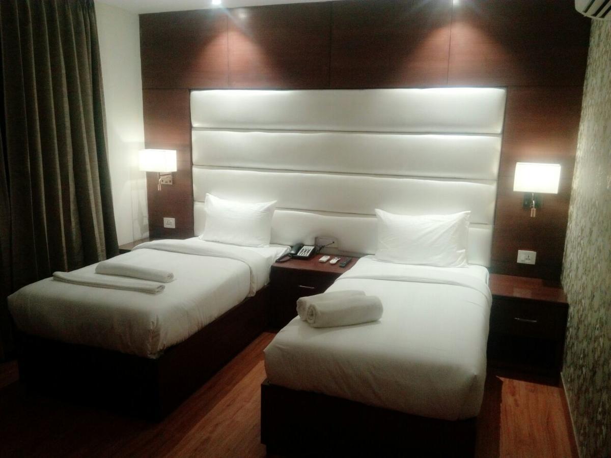 The Grand Parisian Otel Delhi  Dış mekan fotoğraf