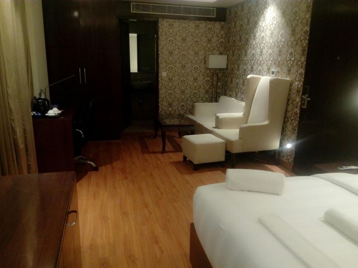 The Grand Parisian Otel Delhi  Dış mekan fotoğraf