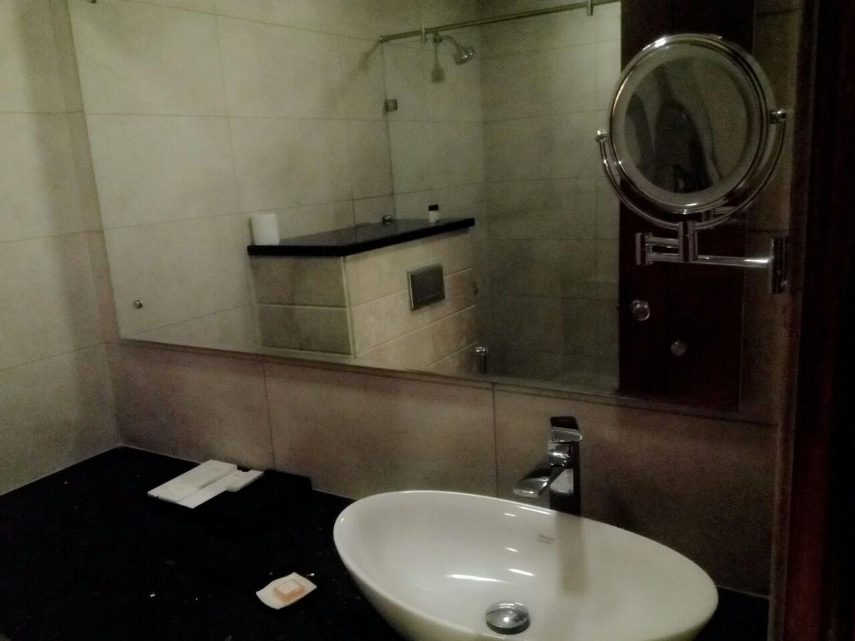 The Grand Parisian Otel Delhi  Dış mekan fotoğraf