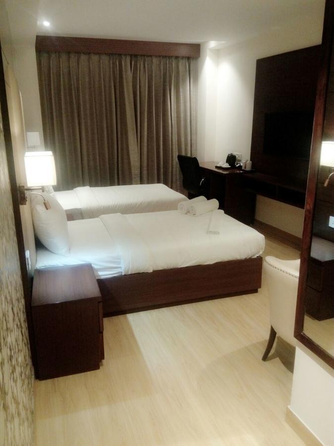 The Grand Parisian Otel Delhi  Dış mekan fotoğraf