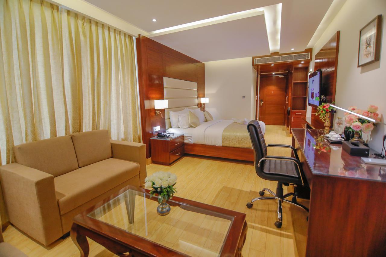 The Grand Parisian Otel Delhi  Dış mekan fotoğraf