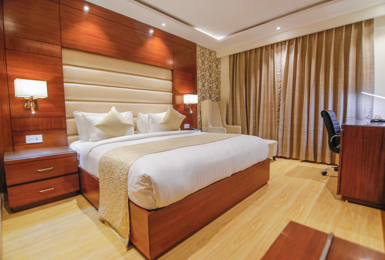 The Grand Parisian Otel Delhi  Dış mekan fotoğraf