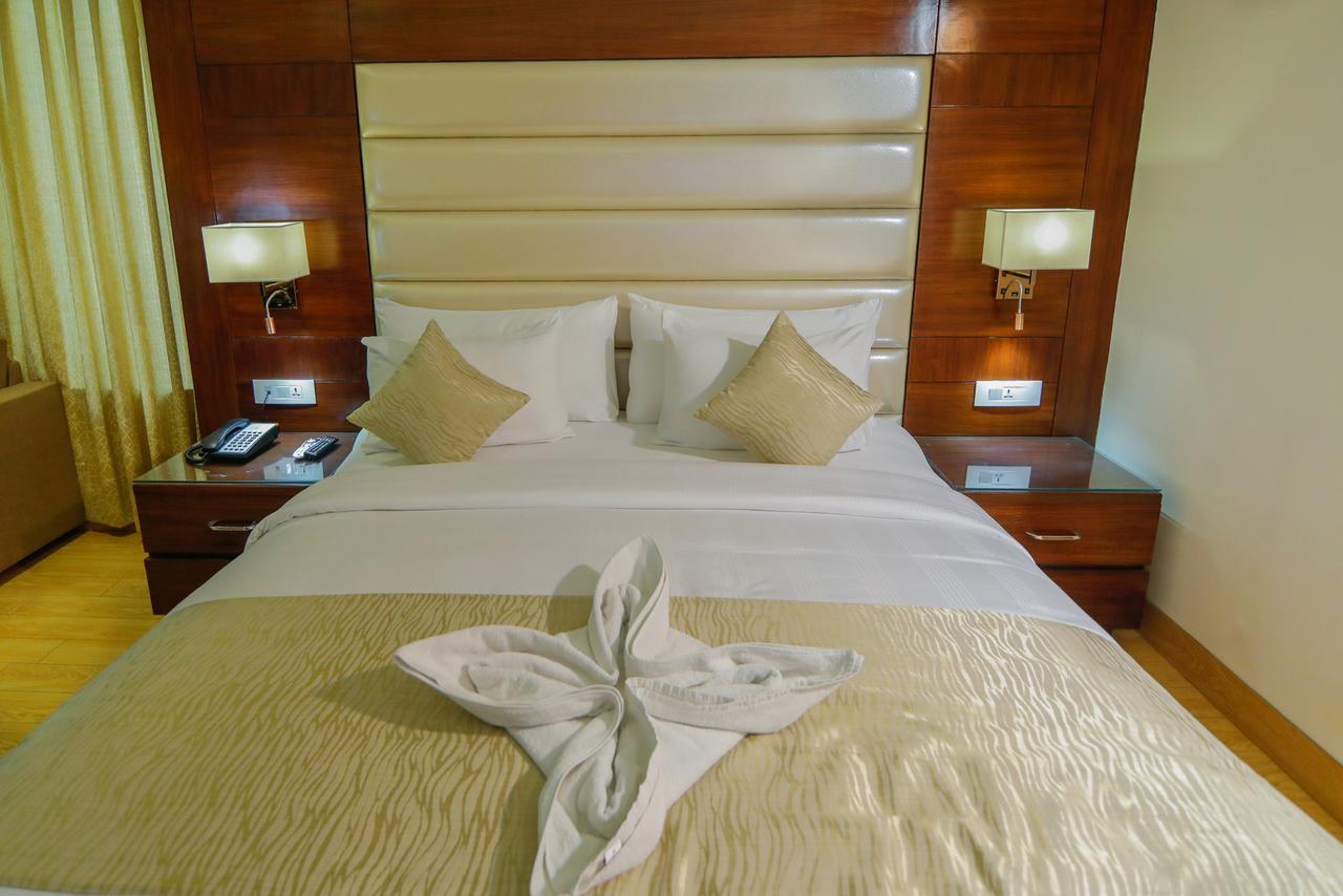 The Grand Parisian Otel Delhi  Dış mekan fotoğraf