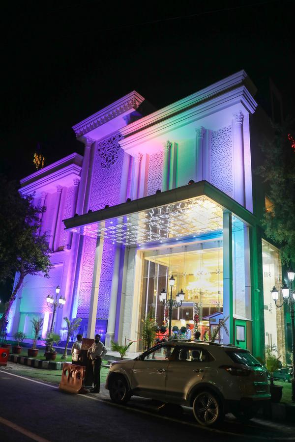 The Grand Parisian Otel Delhi  Dış mekan fotoğraf