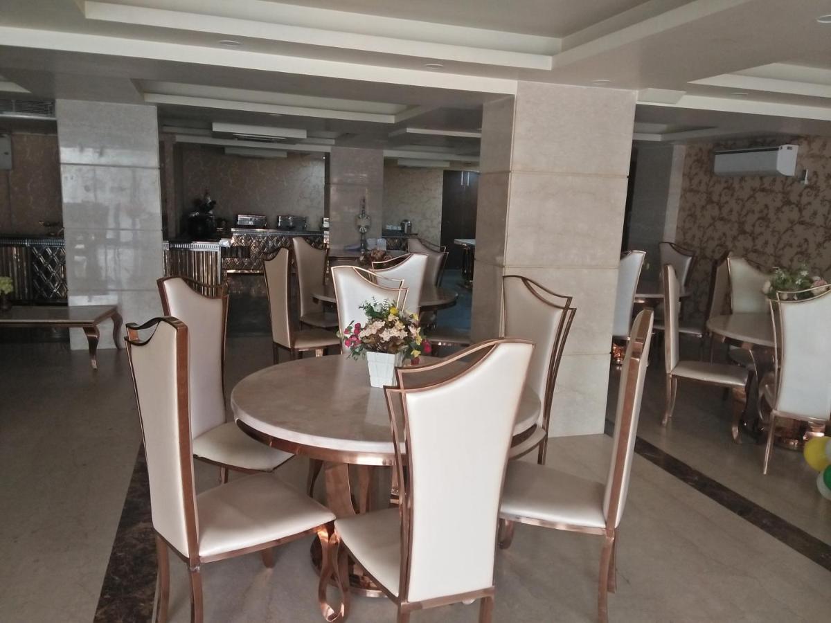 The Grand Parisian Otel Delhi  Dış mekan fotoğraf